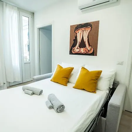 Life Luxury Multicolor Apartment