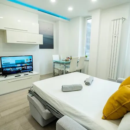 Life Luxury Multicolor Apartment *